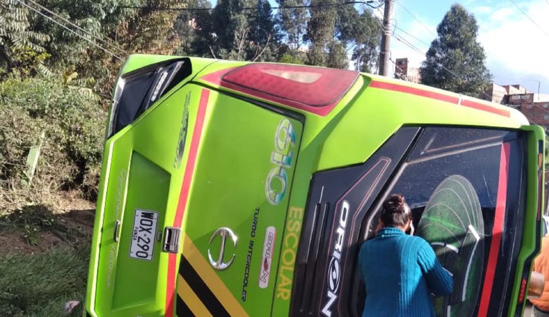 Volcamiento de una ruta escolar 