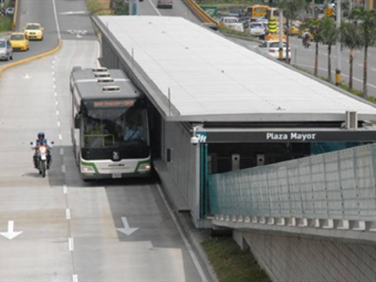 Contraloría de Medellín investigará a 15 funcionarios de Metroplús