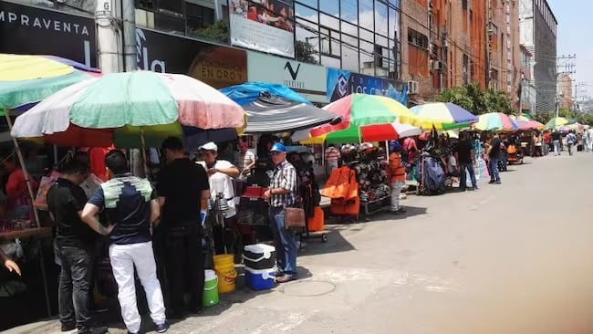 Esta disminución en el desempleo ha venido acompañada de creación de nuevos puestos de trabajo, especialmente empleos formales, es decir, empleos de calidad con prestaciones sociales.