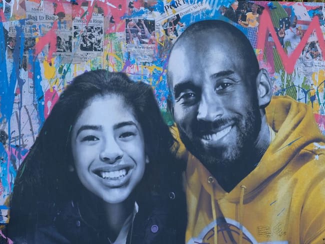 Mural en honor a Kobe Bryant y su hija en Los Angeles, California.
