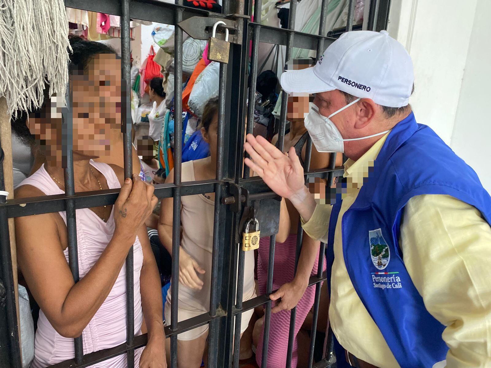 Para el Personero de Cali, esta situación constituye una grave vulneración de la dignidad humana y de los derechos fundamentales.