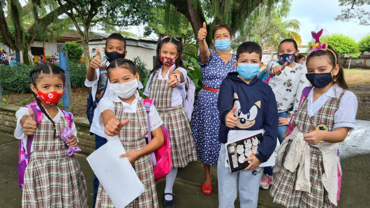 Hoy regresan a clases presenciales 12O mil estudiantes en el departamento