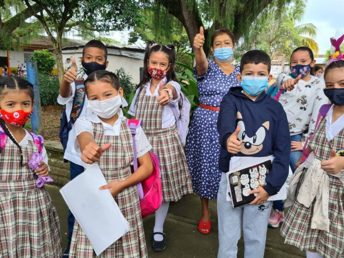 Hoy regresan a clases presenciales 12O mil estudiantes en el departamento