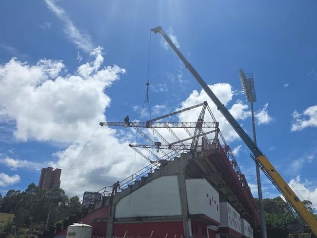 Trabajos adelantados en la tribuna occidental del estadio Alberto Grisales de Rionegro. Foto: Alcaldía de Rionegro.