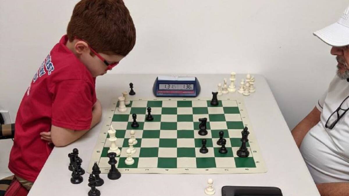 Nicolás Ramírez a sus 8 años, un genio para el ajedrez