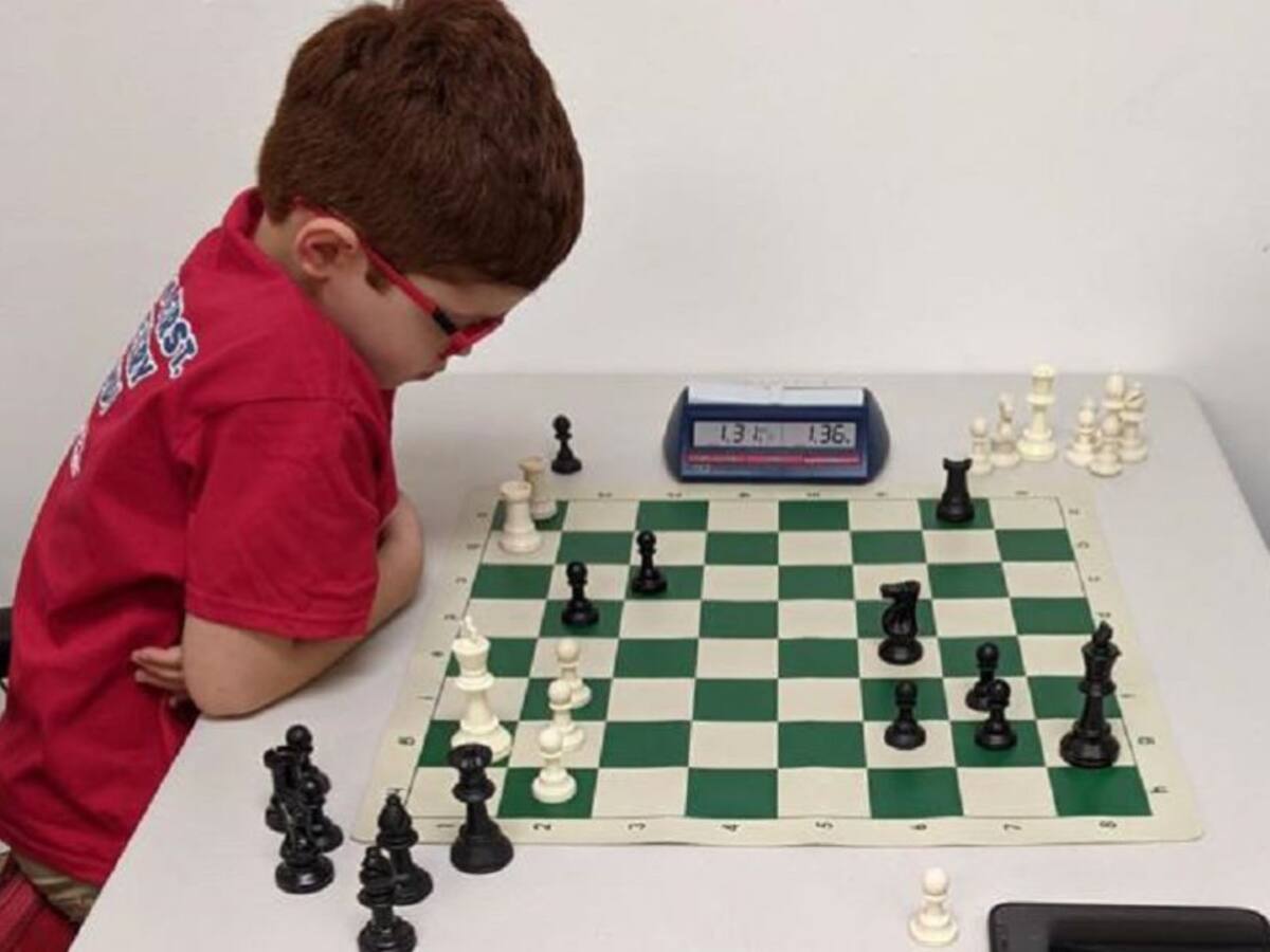 Nicolás Ramírez a sus 8 años, un genio para el ajedrez