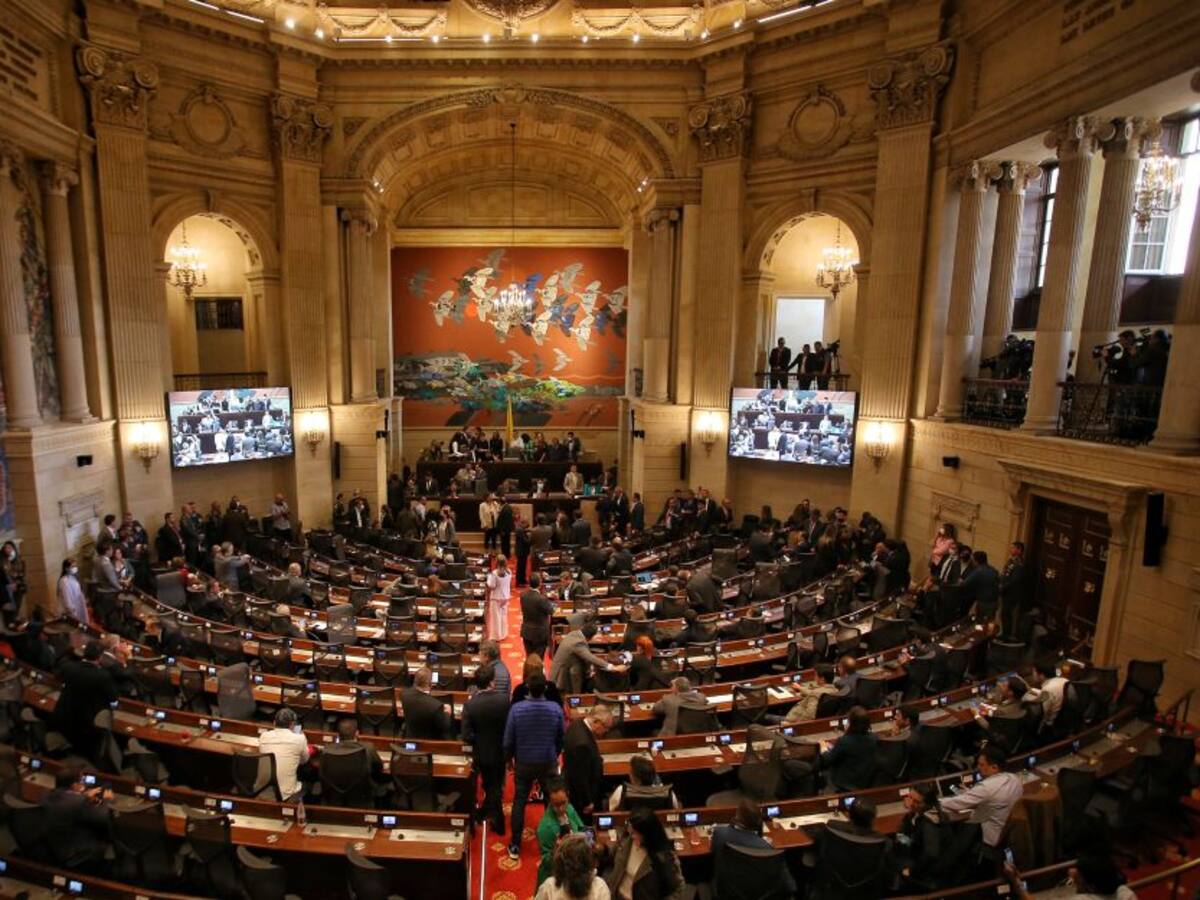 Condenan a excongresista y pastor por exigir salarios a miembros de su UTL