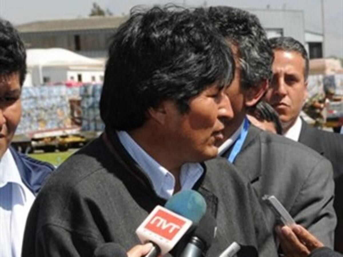 Evo Morales le dice a Uribe “el chapulín colombiano” que defiende al imperio