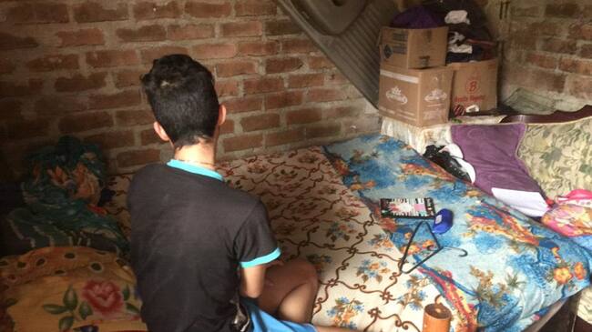El joven afectado vive junto a su familia en el barrio Las Delicias de Ibagué.
