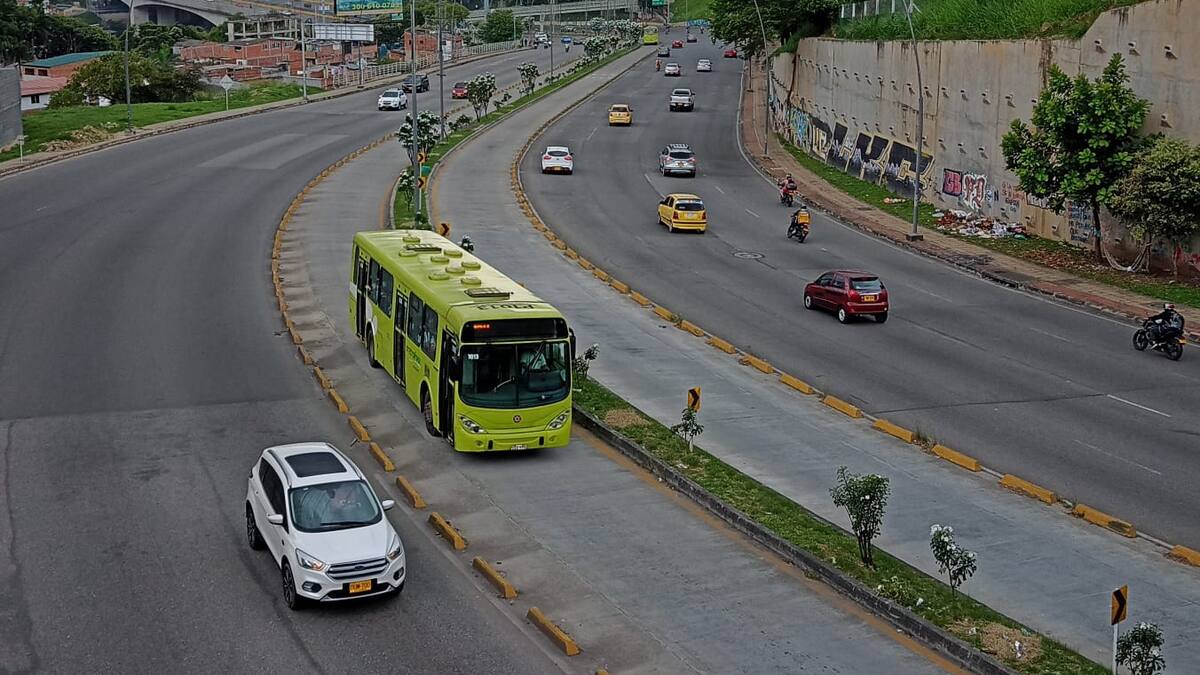 Desvío de rutas de Metrolínea por recorrido ciclístico