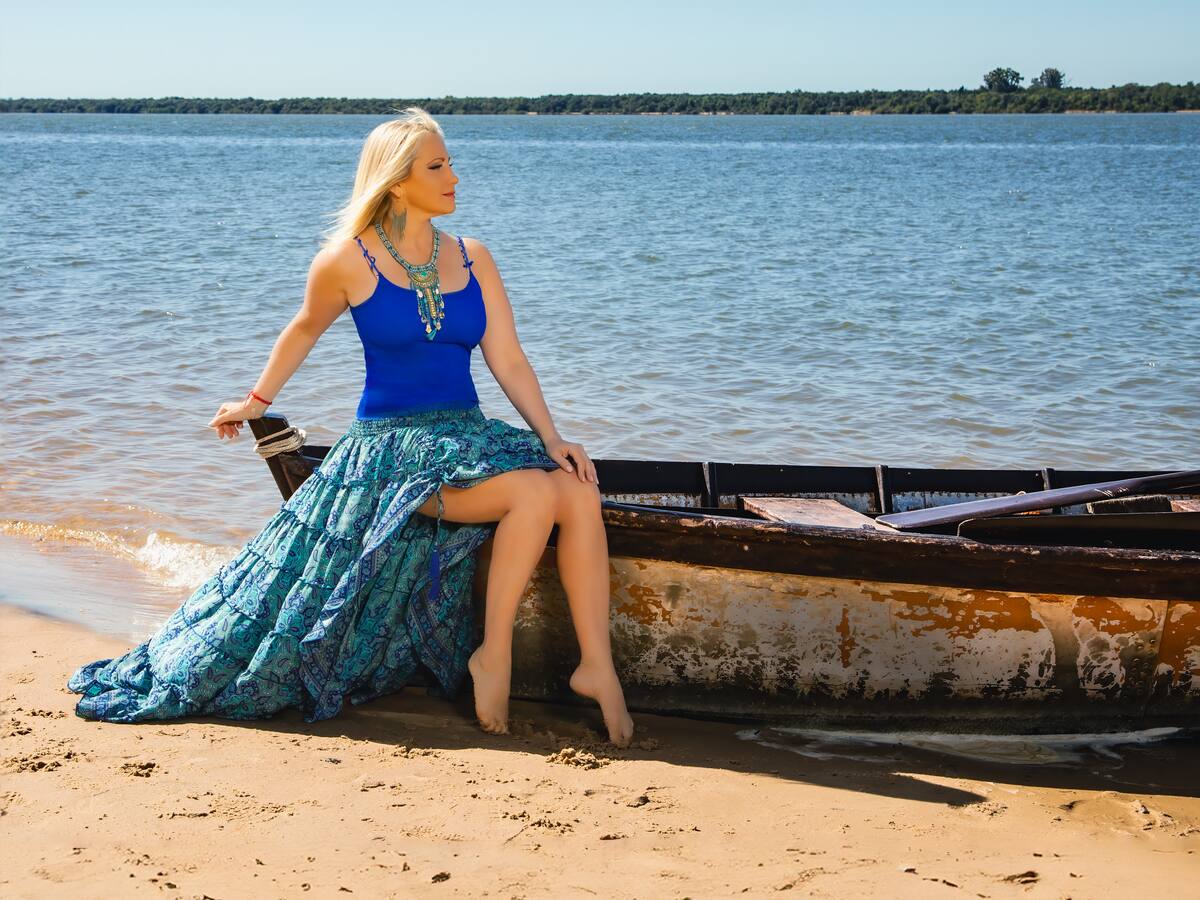 Laura Tuny "Darlo todo"