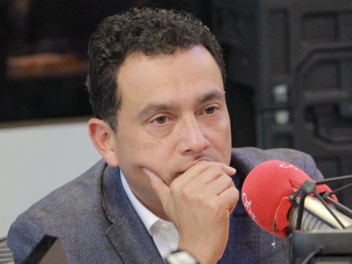 Libreros duda de la competencia de la SIC para bloquear aplicación