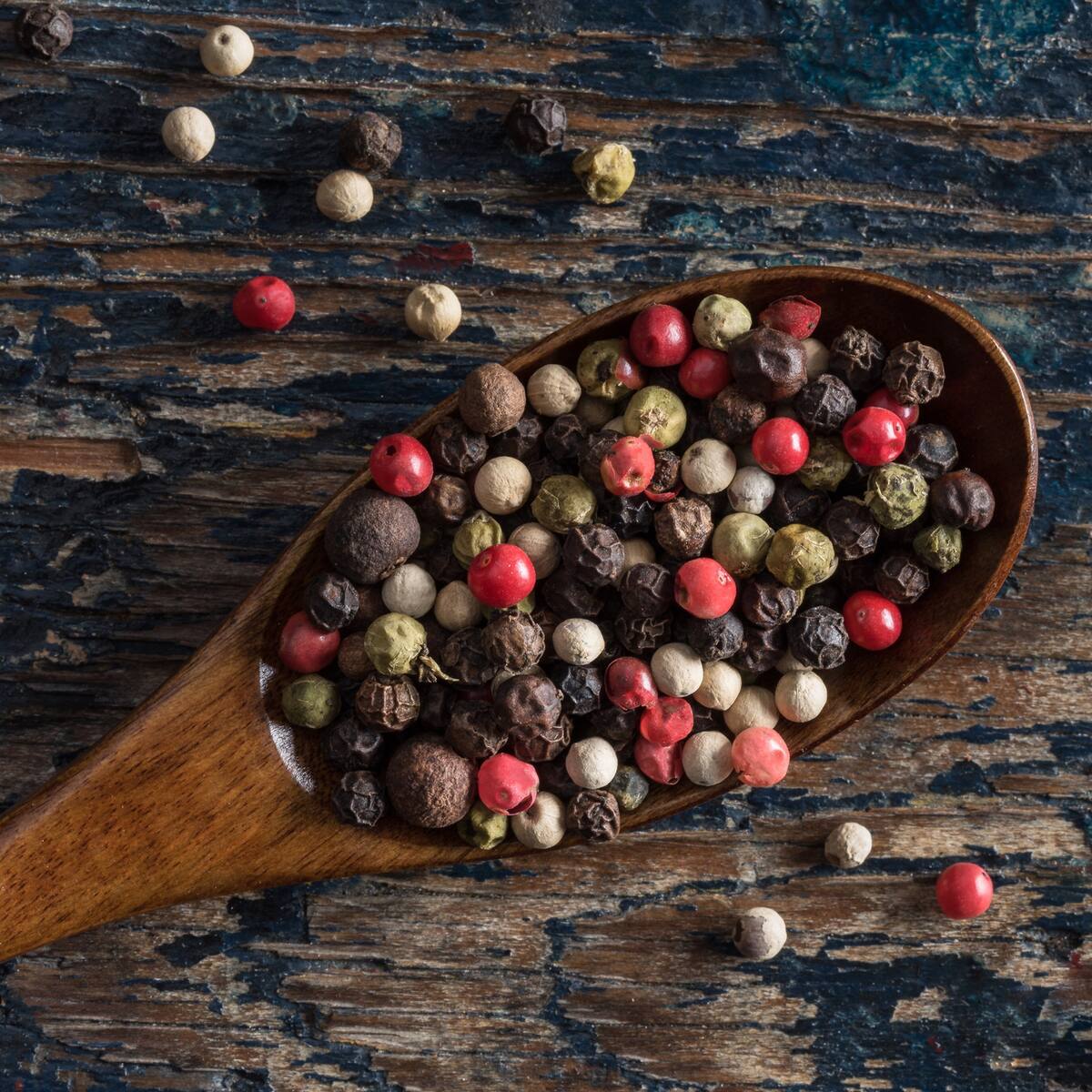 Forma correcta de poner pimienta a la comida, ¿qué hacer si se pasa en cantidad?