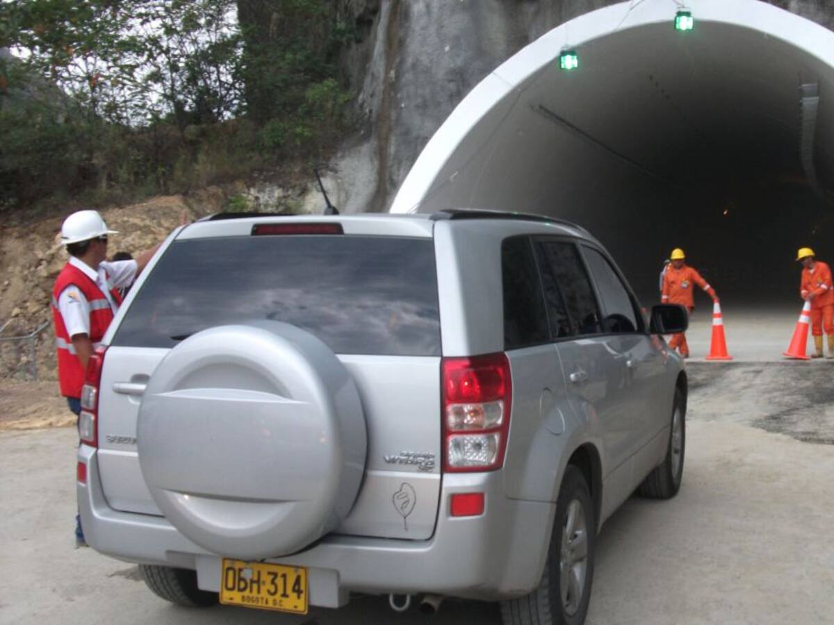 Vía Bogotá - Melgar: Monumental trancón por obras