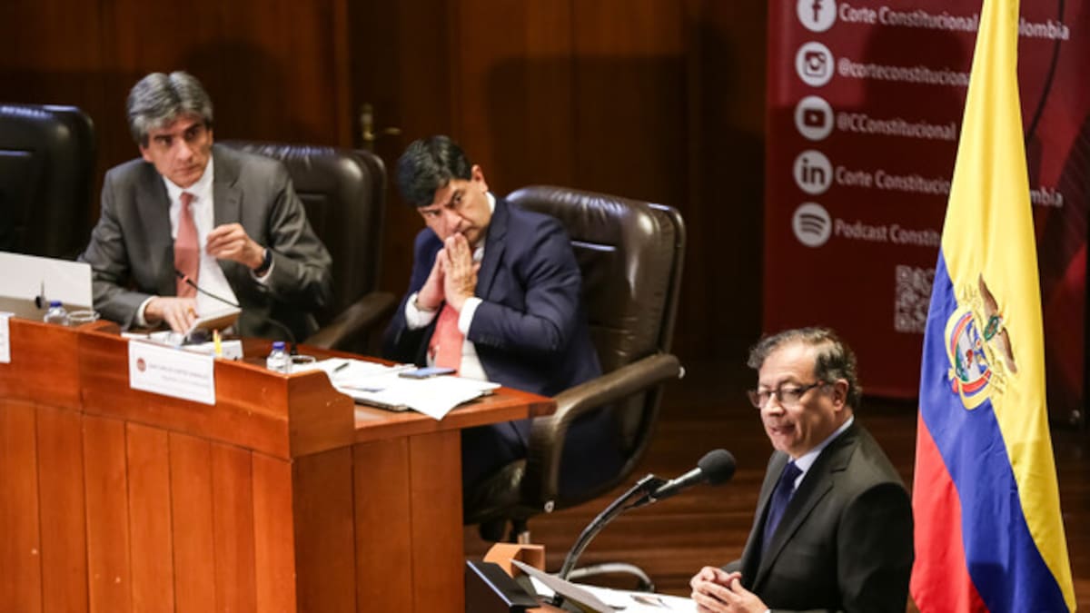 Presidente Petro señala a la Corte Constitucional por desfinanciamiento del ICETEX