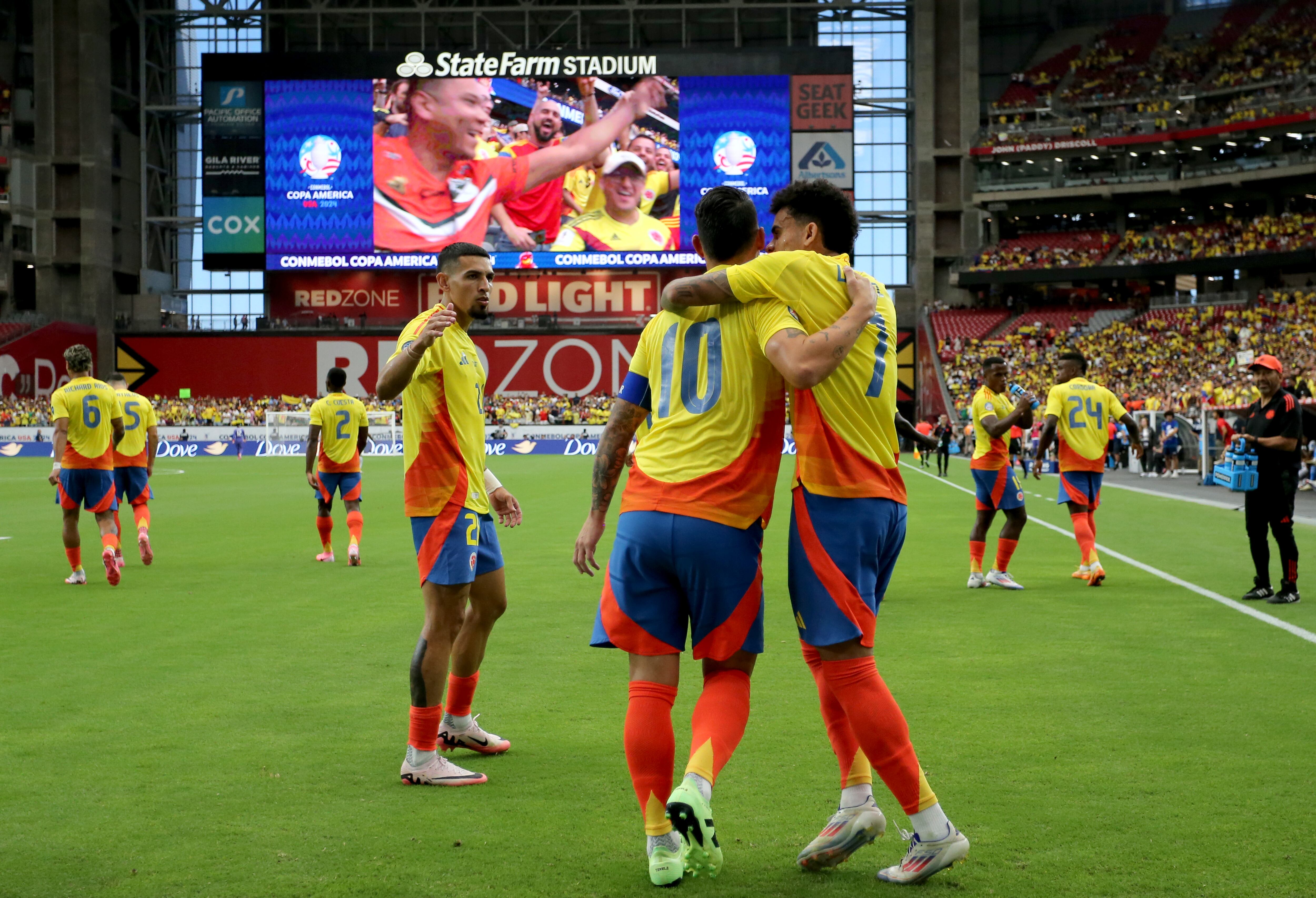 James Rodriguez jugador de Colombia y Luis Díaz / Getty Images