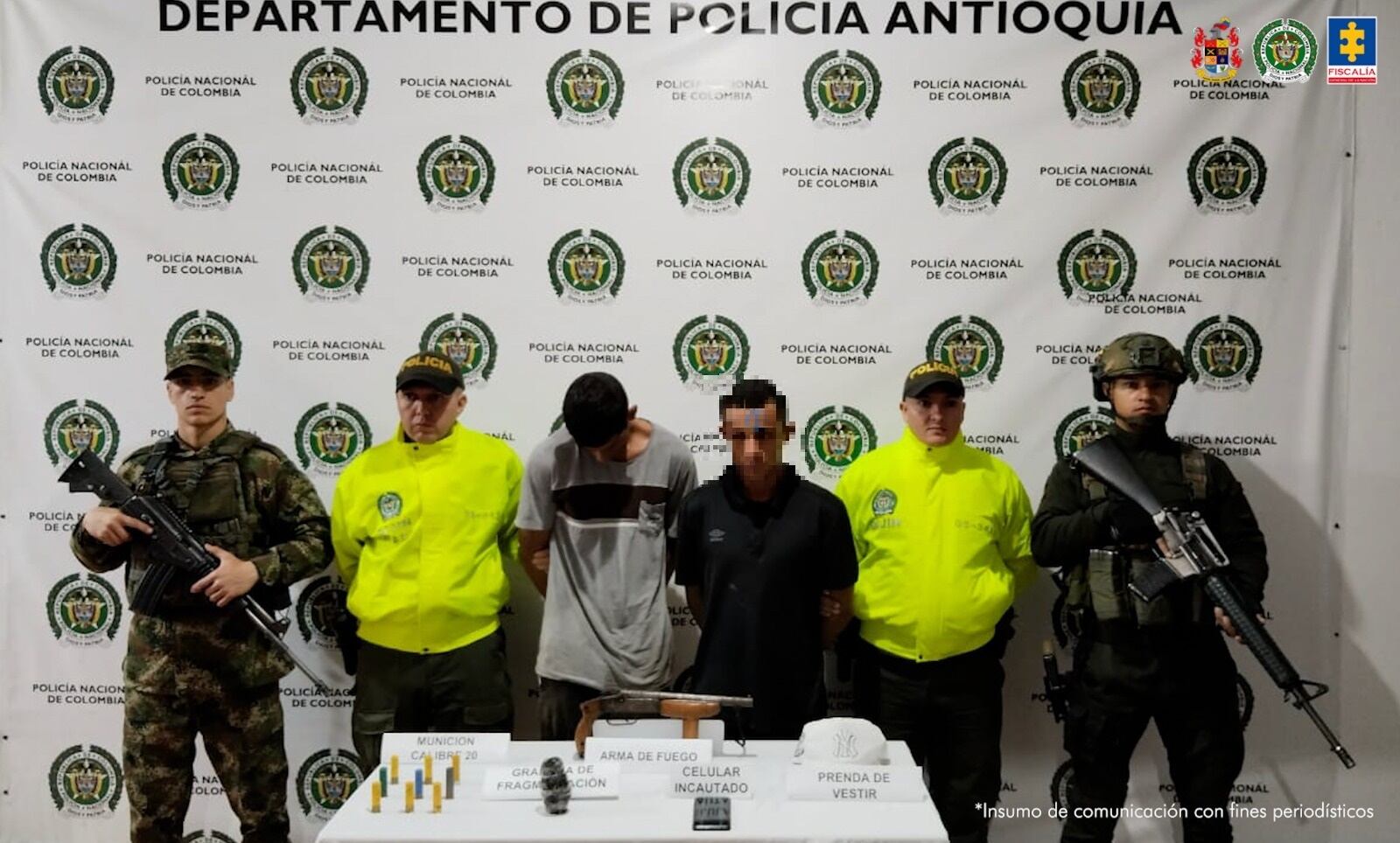 A la cárcel presuntos integrantes del ‘Clan del Golfo’ capturados en flagrancia con armas de fuego. Foto: Cortesía Fiscalía.