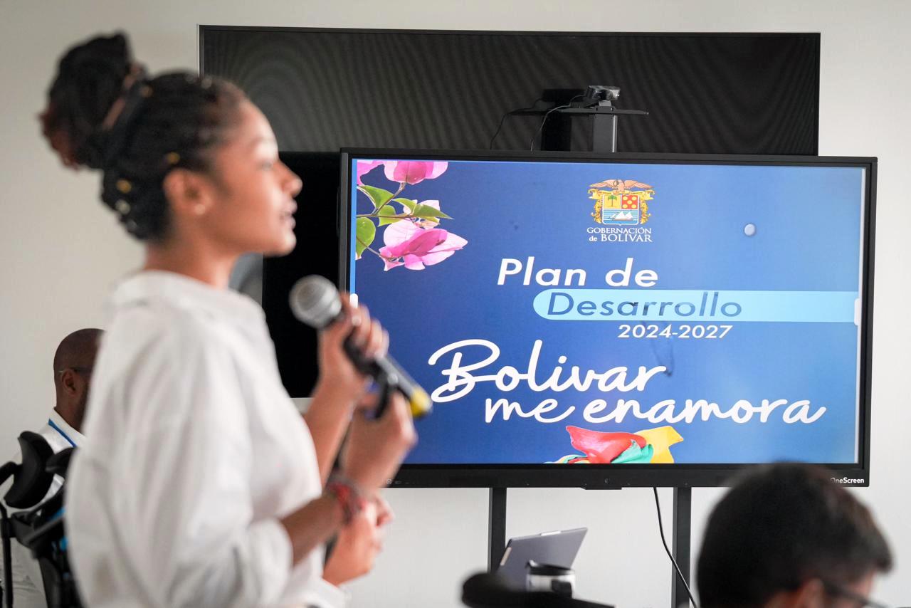 Gobernador y diputados intercambian ideas sobre el Plan de Desarrollo