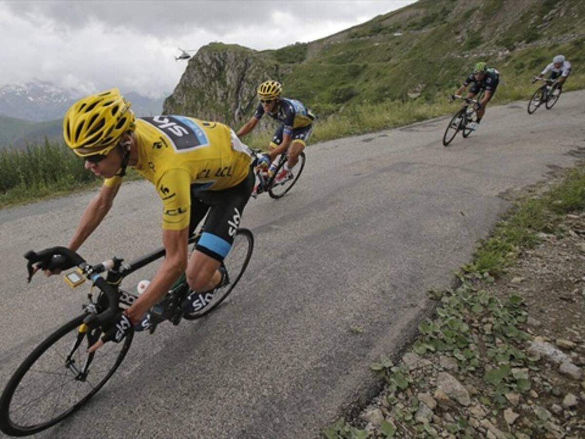 Lanzan orina en la cara de Chris Froome, líder del Tour de Francia