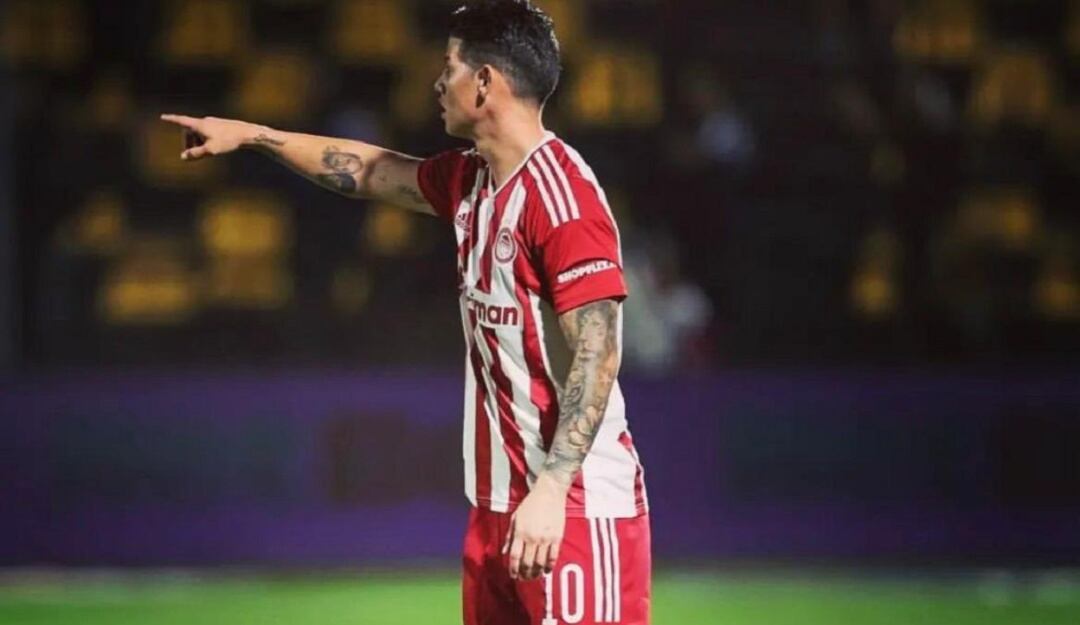James en su debut con el Olympiacos.