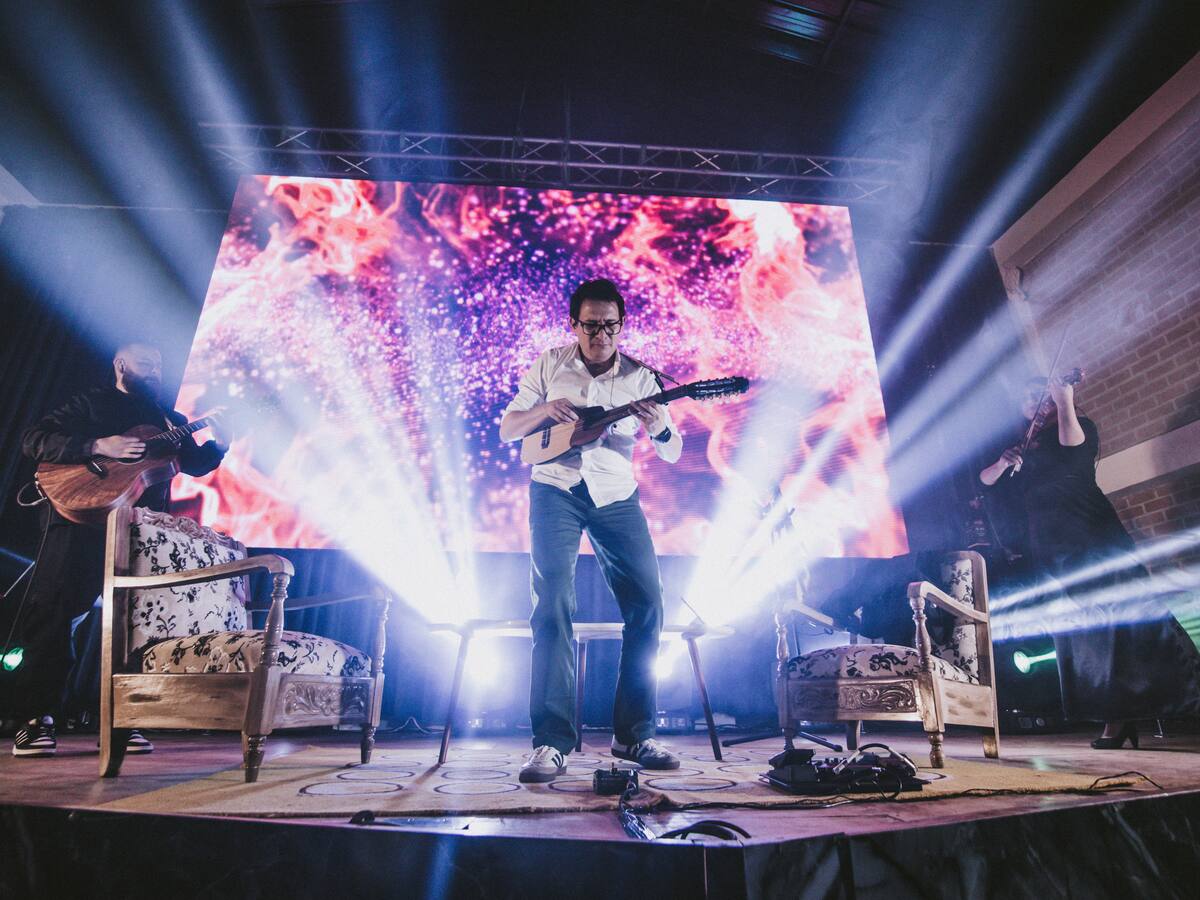 Luis Carlos Portilla, el médico que hace música con fines terapéuticos y emocionales