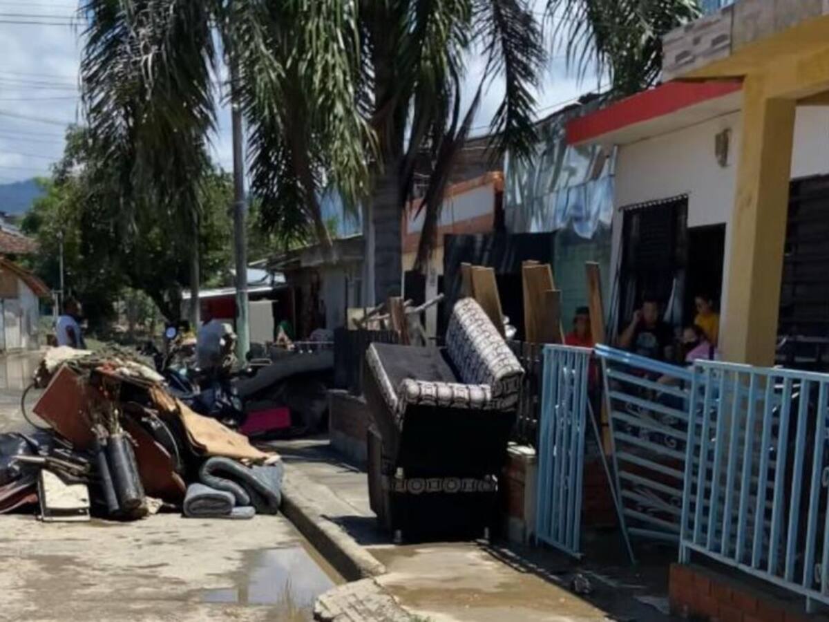 Miles de damnificados de La Virginia perdieron todas sus pertenencias