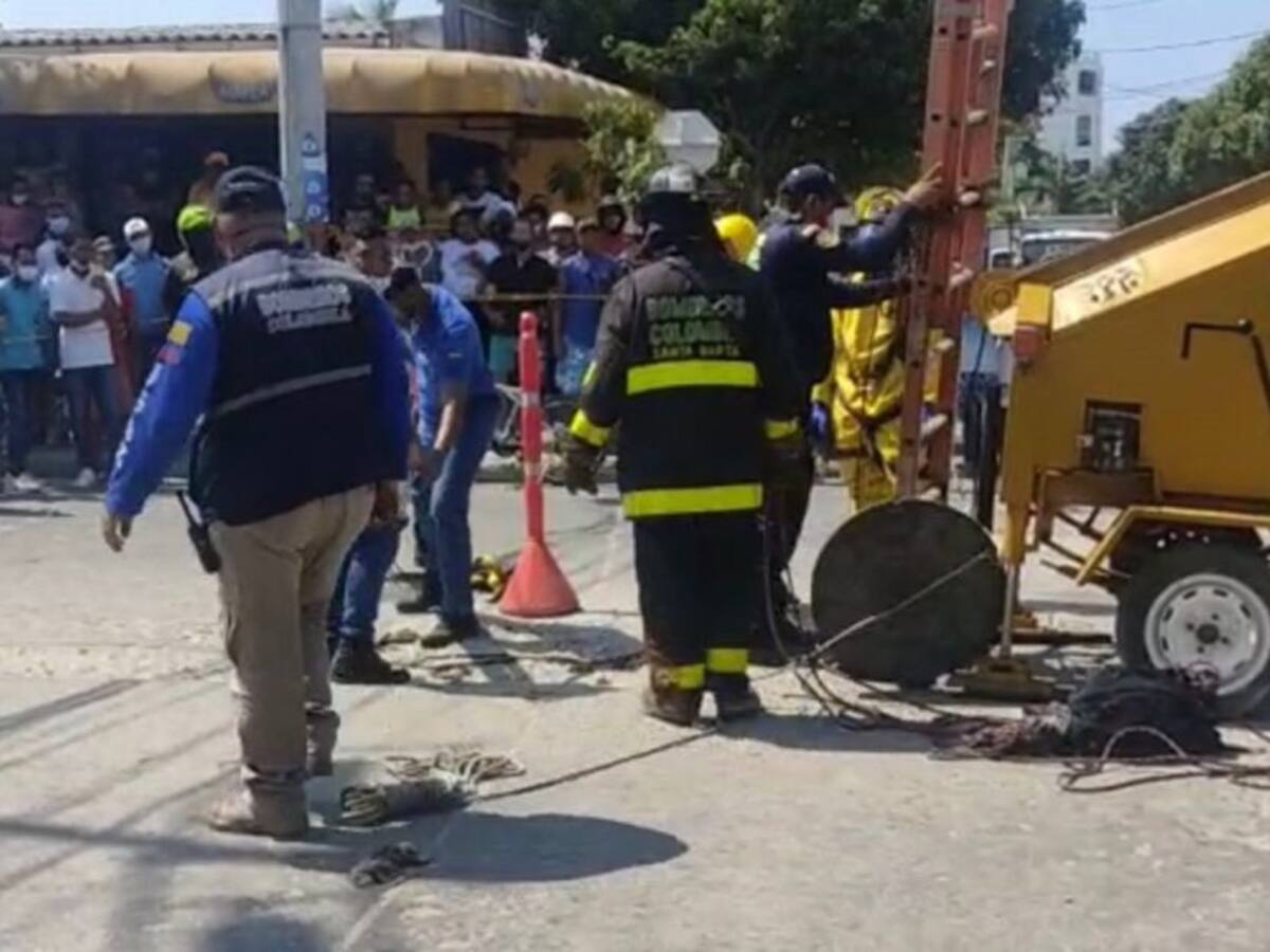 Muere hombre al caer a una alcantarilla en El Rodadero sur