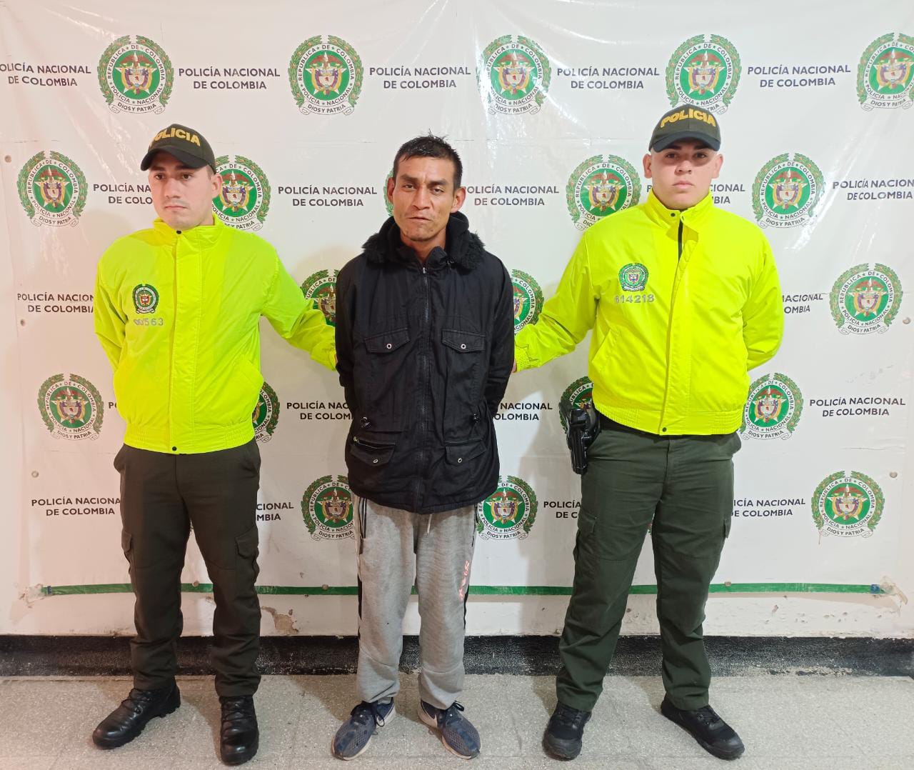 El hombre al parecer golpeó con un ladrillo al líder comunal.