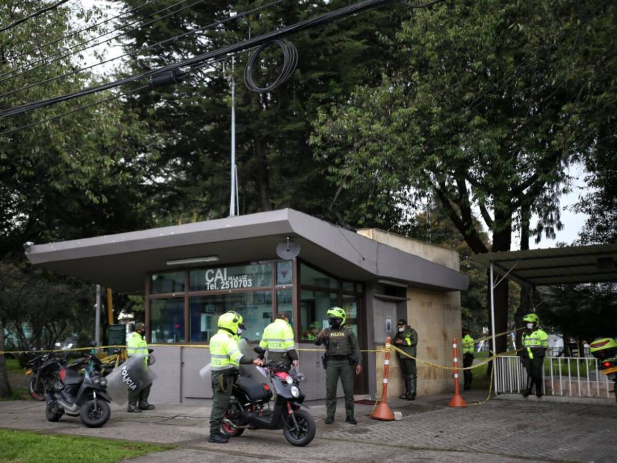 Policías habrían golpeado a una pareja de novios en un CAI de Soacha