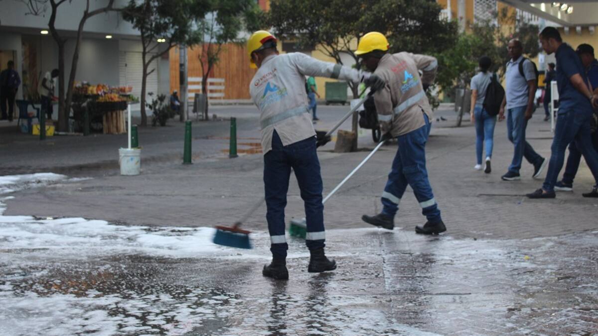 Espacio Público adelantó limpieza en la Plazoleta del Joe y la Plaza Benkos Biohó