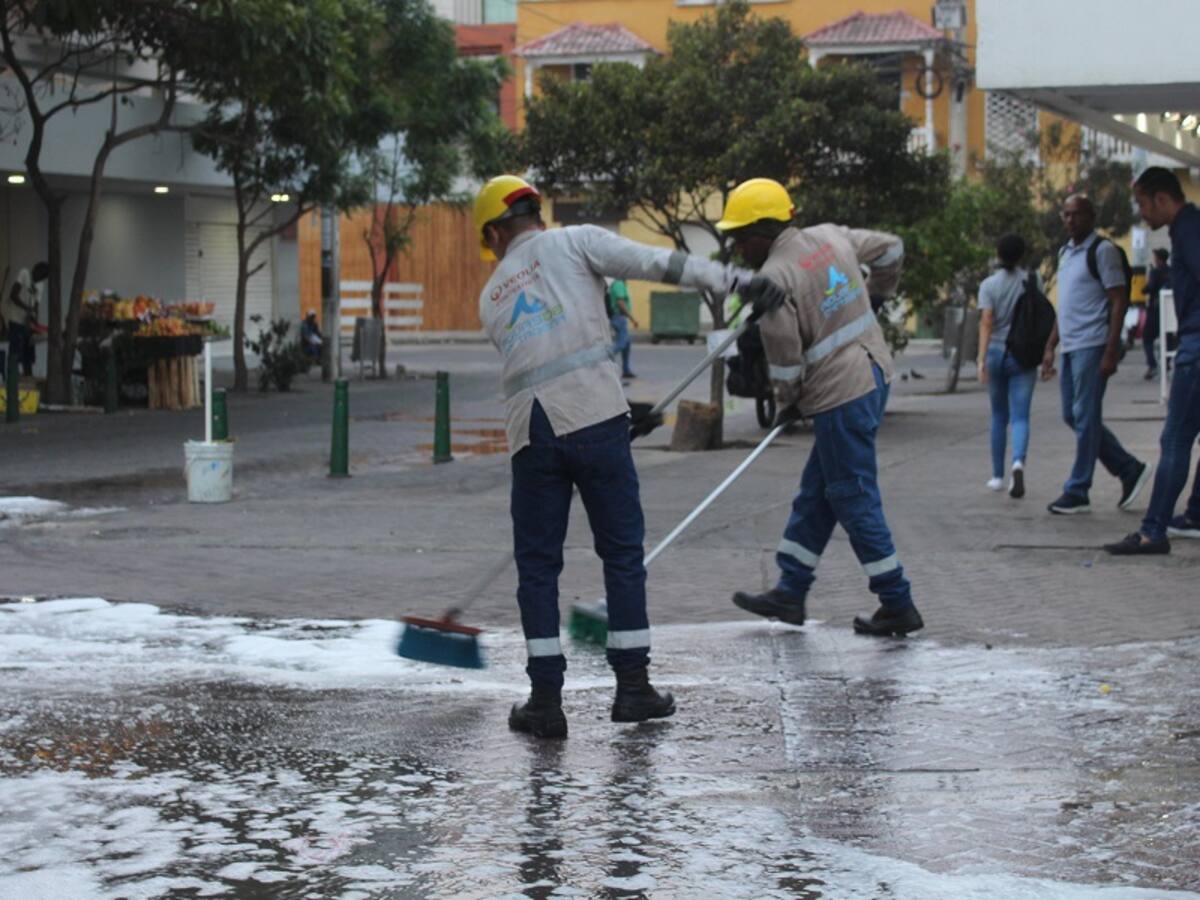 Espacio Público adelantó limpieza en la Plazoleta del Joe y la Plaza Benkos Biohó