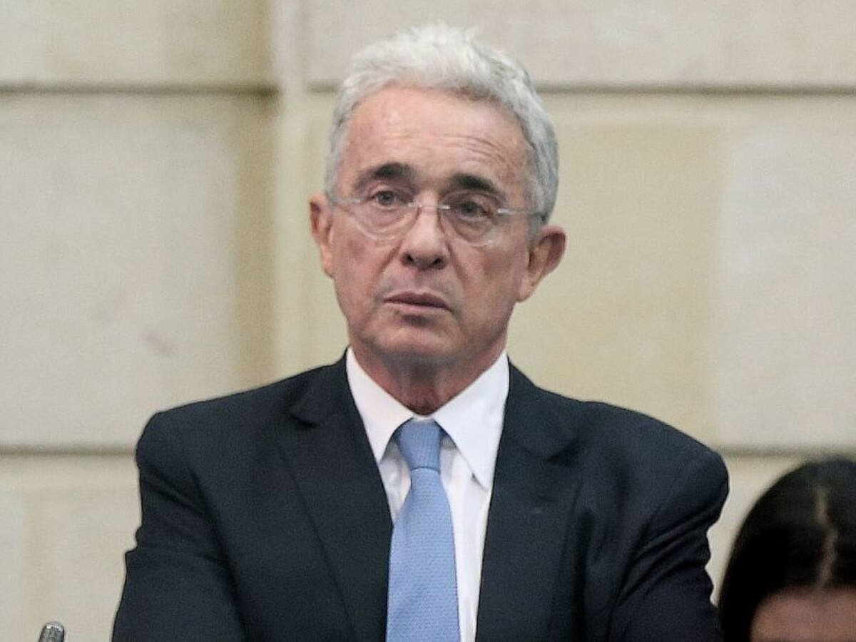 Sala extraordinaria para definir situación de Uribe terminó sin decisión