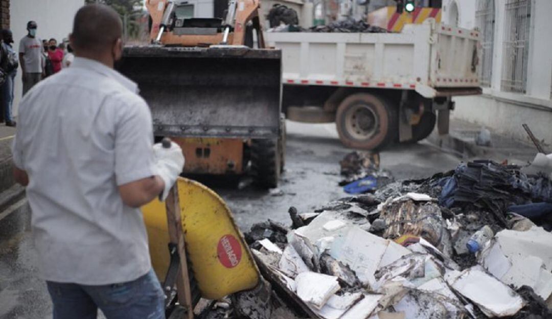 Restos del incendio de la alcaldía