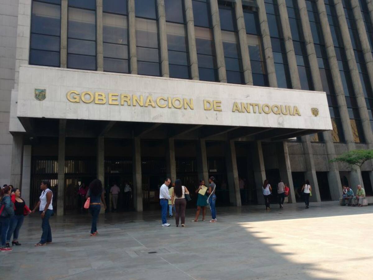 Gobernador pidió que funcionario sea investigado por participación política