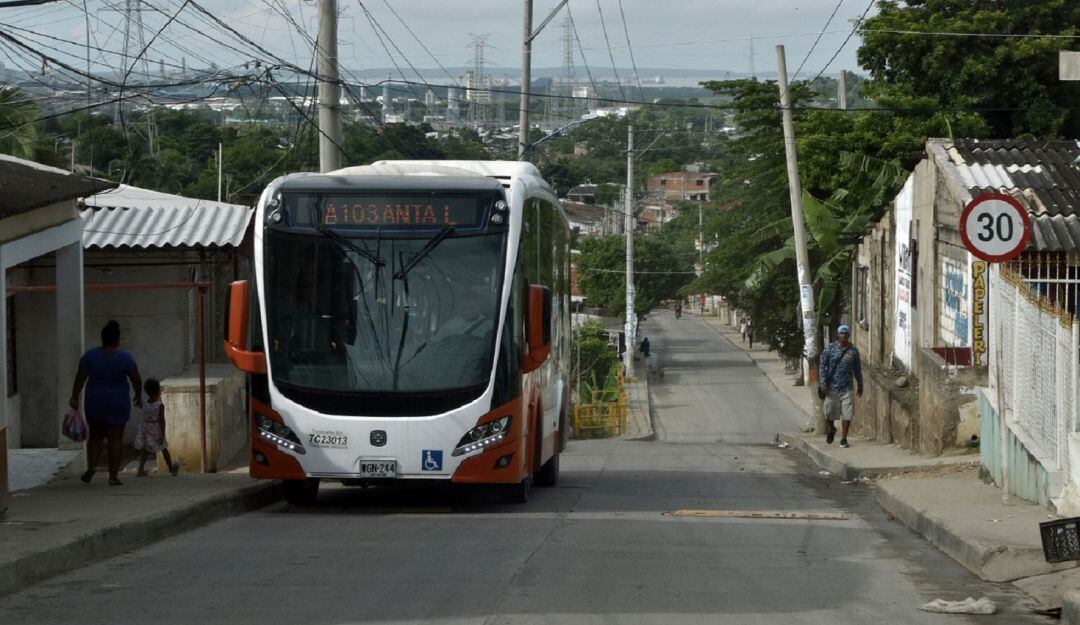 Ruta alimentadora en el barrio Nelson Mandela