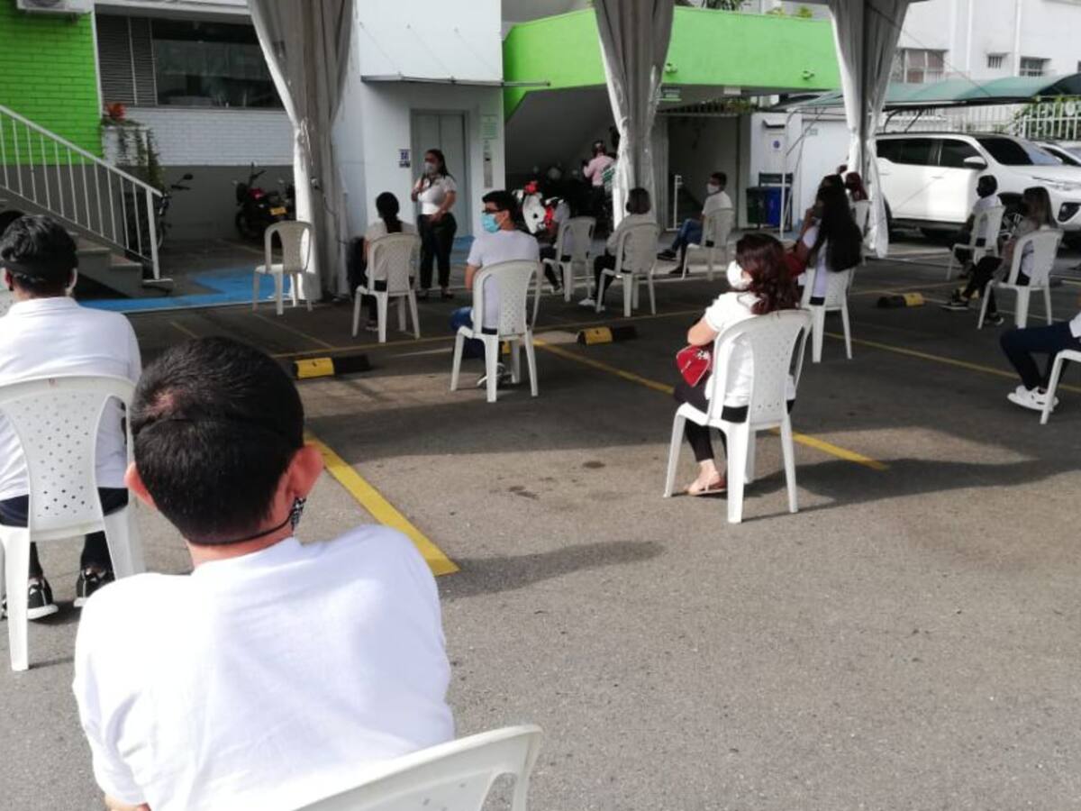 Comfenalco inició entrega de kits escolares