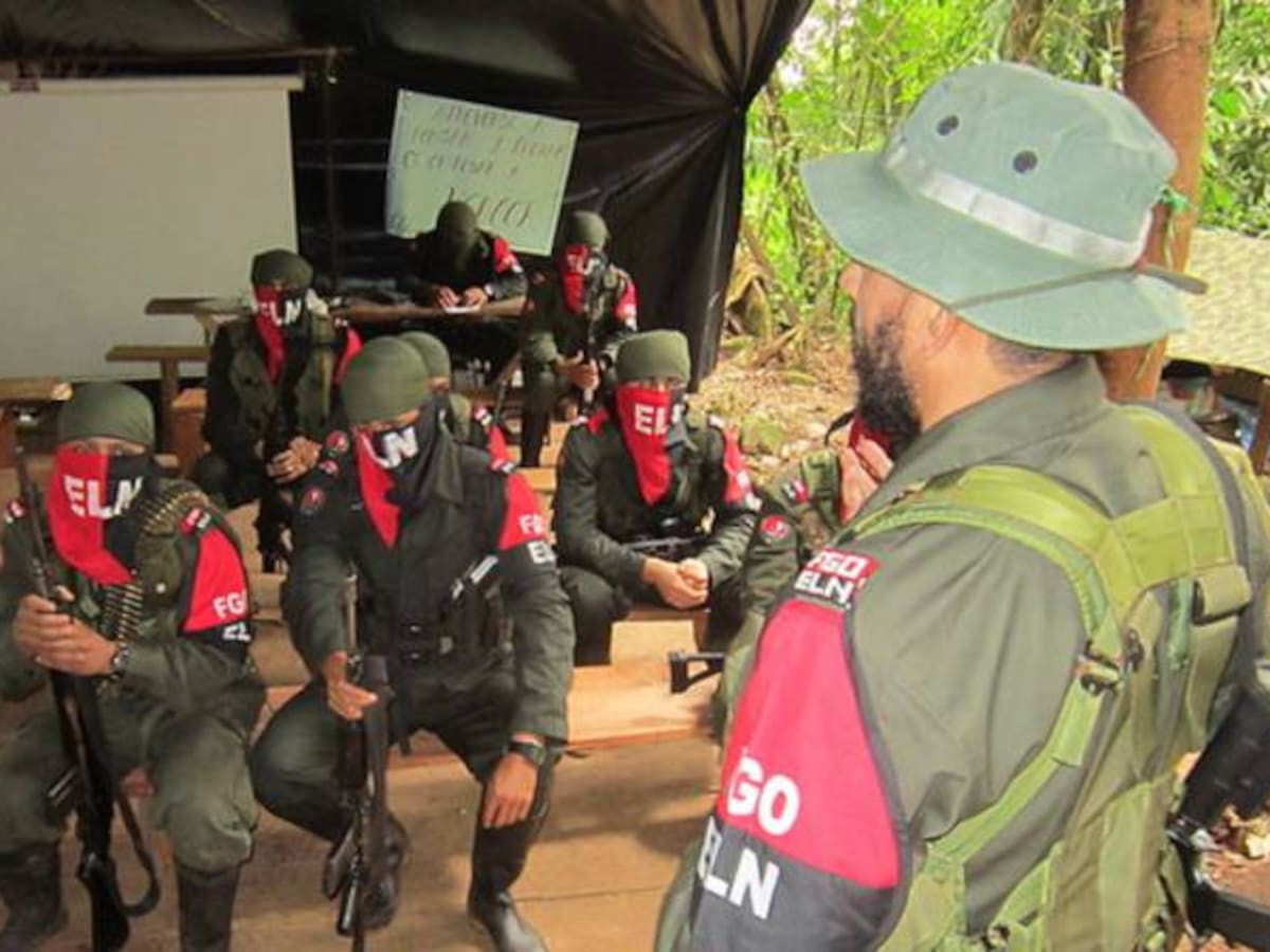 Paralizado transporte público en el oriente del país por paro del Eln