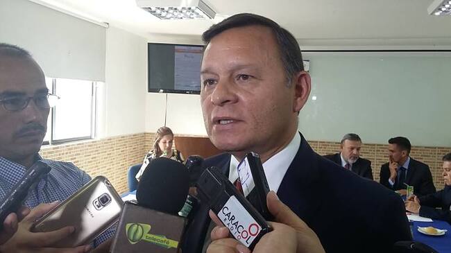 El diplomático aunque fue prudente dijo que ve con buenos ojos el proceso de paz.