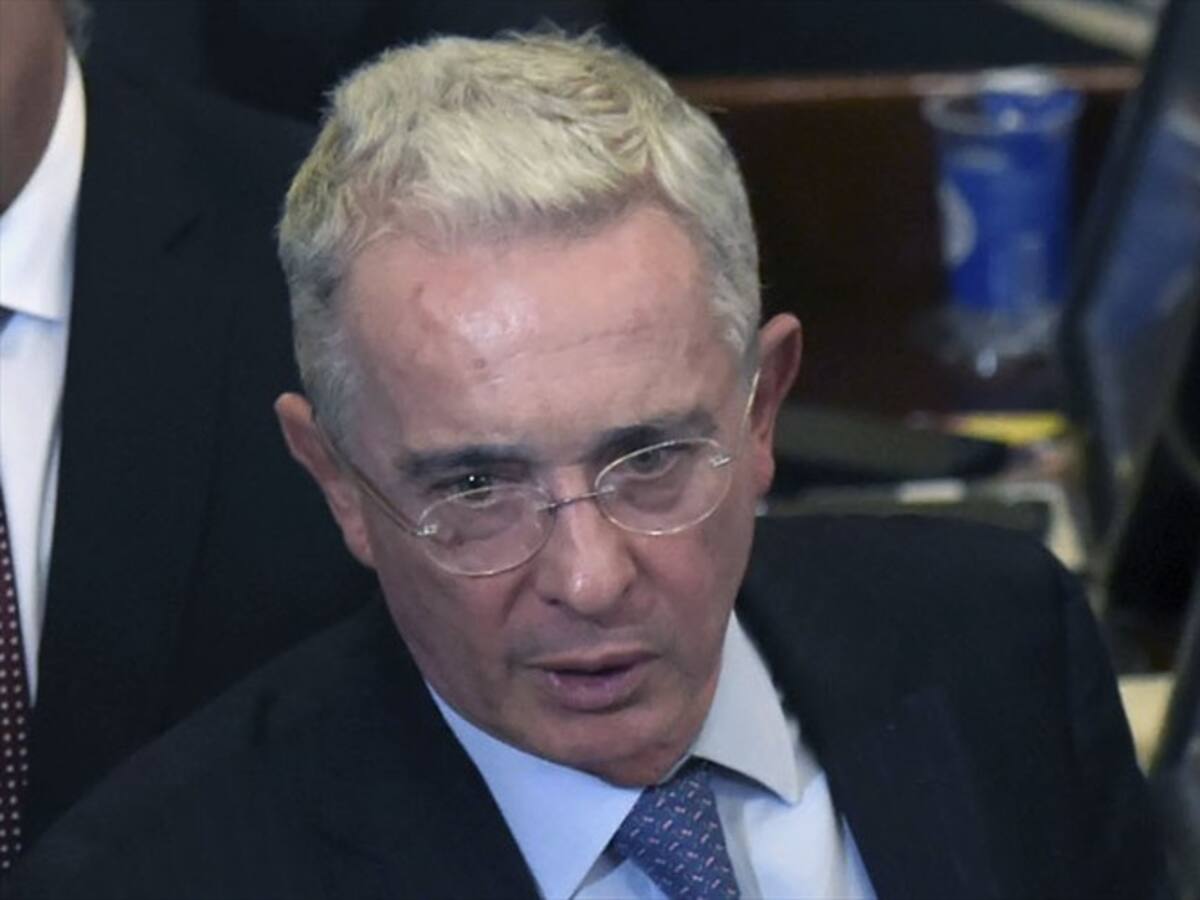 Hay que irse contra estas decisiones: Uribe sobre consumo de drogas y licor en la calle