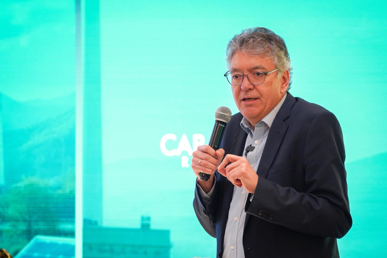 El precandidato advirtió que el país podría enfrentar un racionamiento eléctrico en 2027 si no corrige el rumbo energético. | Foto: Caracol Radio