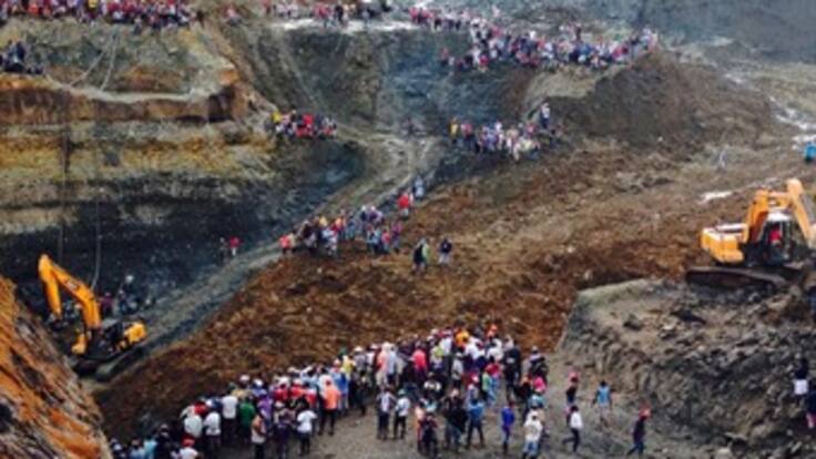 Avanza rescate de al menos 30 mineros atrapados en mina de Cauca