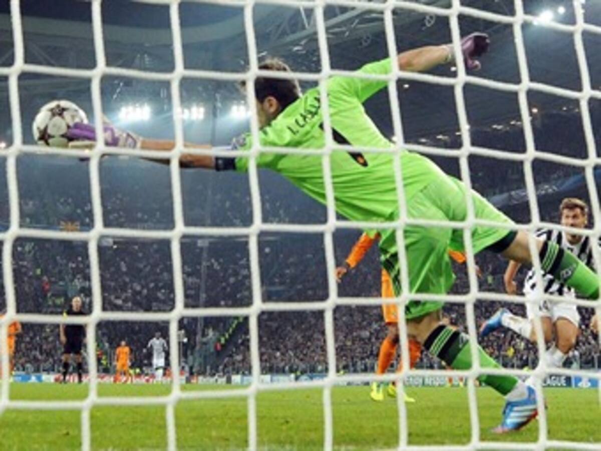 Casillas supera a Raúl con más partidos con Real Madrid en Champions