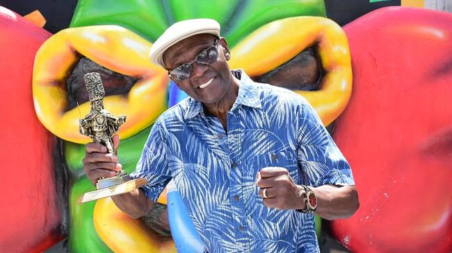 Cuco Valoy recibió el Congo ‘Rey del Pueblo’. Foto: Carnaval S.A