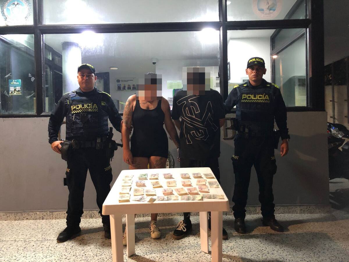 Presuntos jíbaros capturados por ofrecer dinero a policías en Cartagena