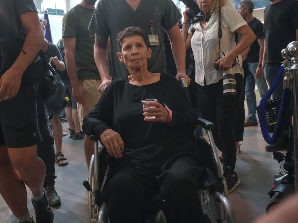 Hamás libera dos mujeres israelíes tras 18 días secuestradas en la Franja de Gaza