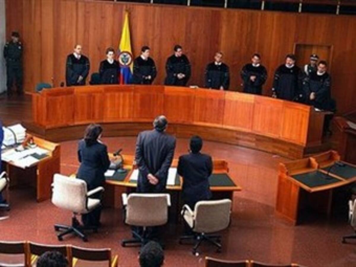 Uribe hablará el lunes sobre las 'chuzadas' con magistrados de las Altas Cortes