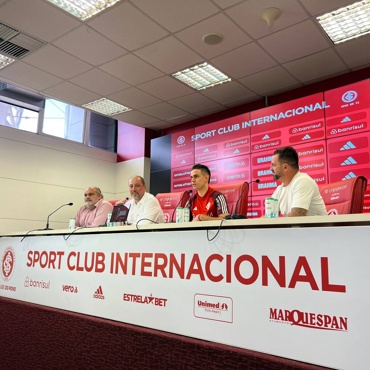 Rafael Santos Borré explica los motivos por los que regresó al fútbol sudamericano