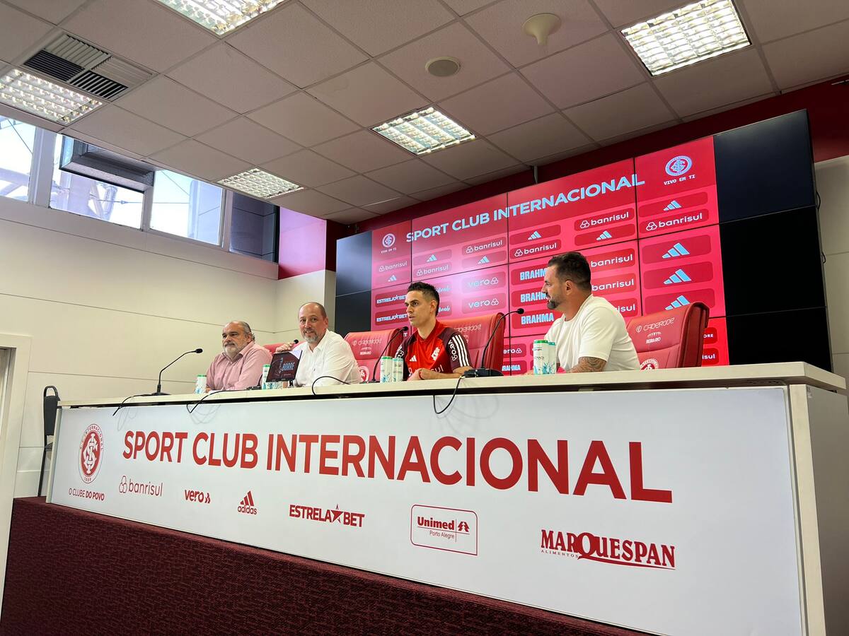 Rafael Santos Borré explica los motivos por los que regresó al fútbol sudamericano