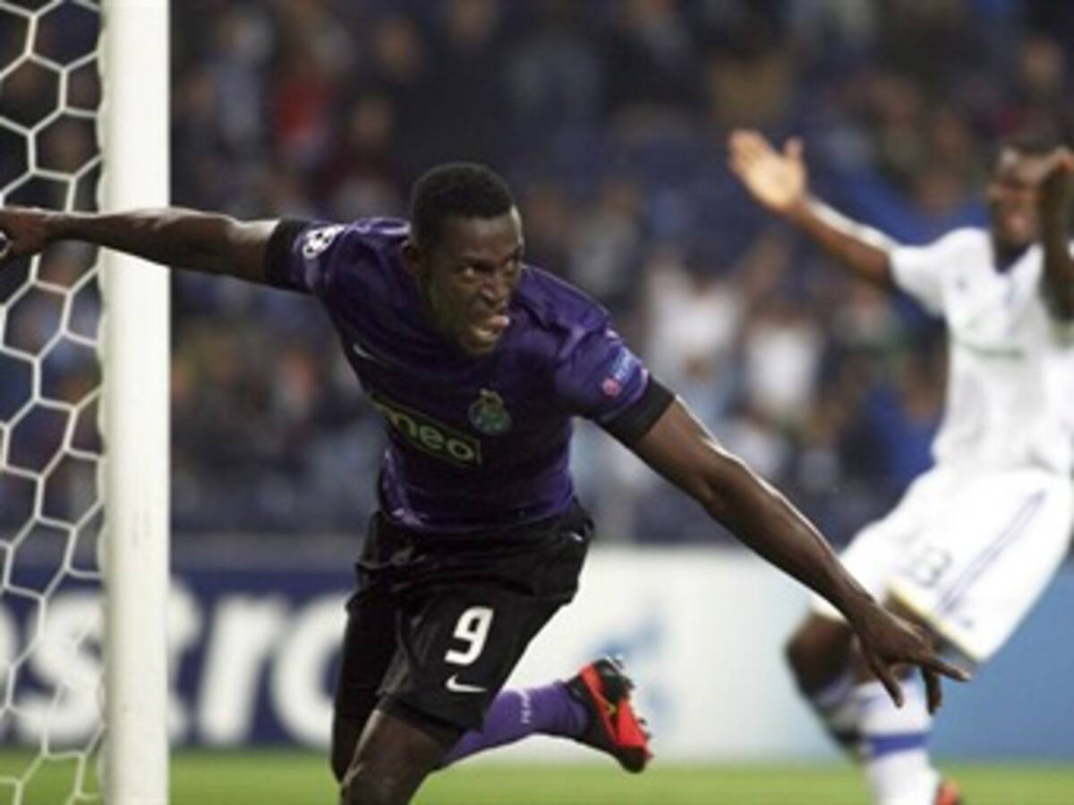 Jackson Martínez marcó su primer doblete en Liga de Campeones, en la victoria del Oporto