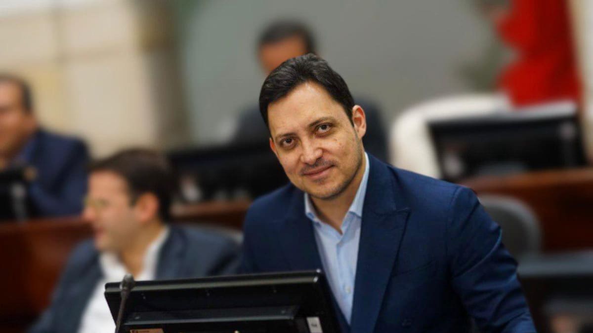 Cambio Radical ejercerá derecho a réplica tras alocución presidencial sobre salario mínimo